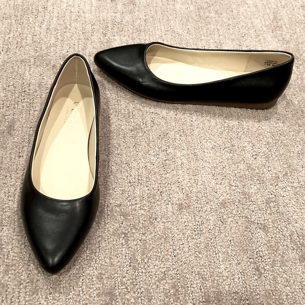 CZZPTC life style black leather pointed toe flats, Sz 7.5M